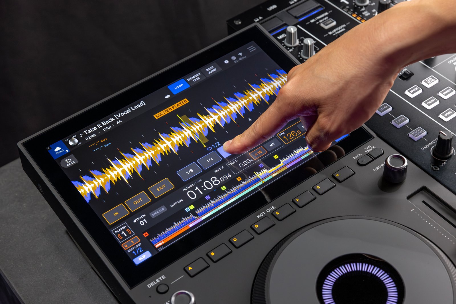 CDJ-1500X_LifestyleImages_TubeLighting_18_LR_2048x1366 - RE:FORM